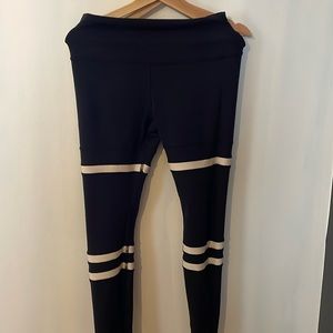 Alo black and white leggings